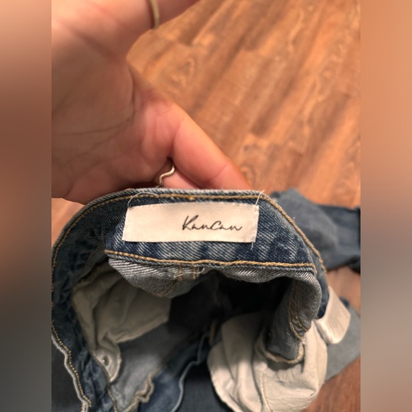 ripped mom jeans. - Picture 4 of 4